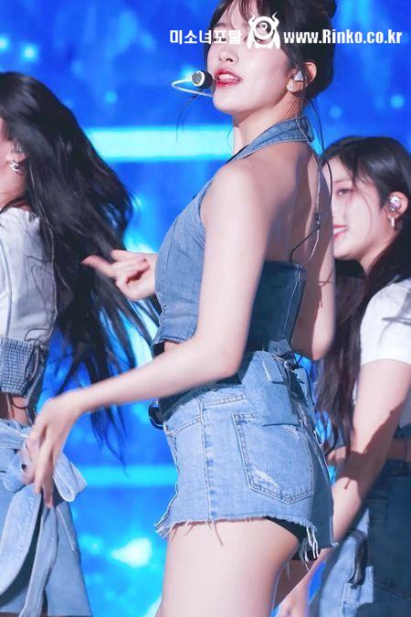 맑고 고운 뒤태 아이브 안유진