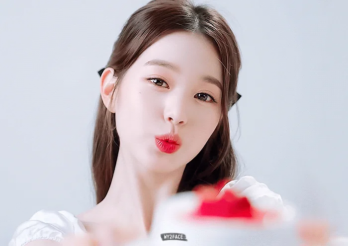 장원영 얼굴을 최대치로 담아내는 업체