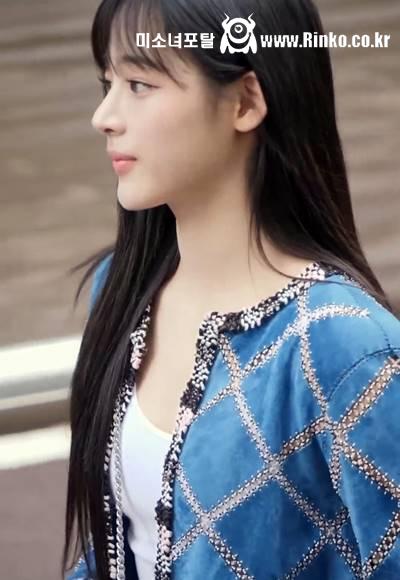 뉴진스 민지 출근길 오똑한 콧날 옆모습