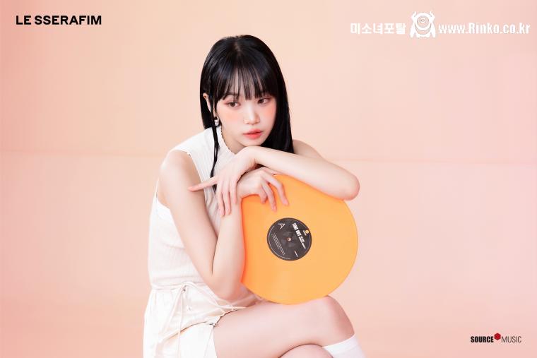 르세라핌 김채원 MAKE UP FOR EVER