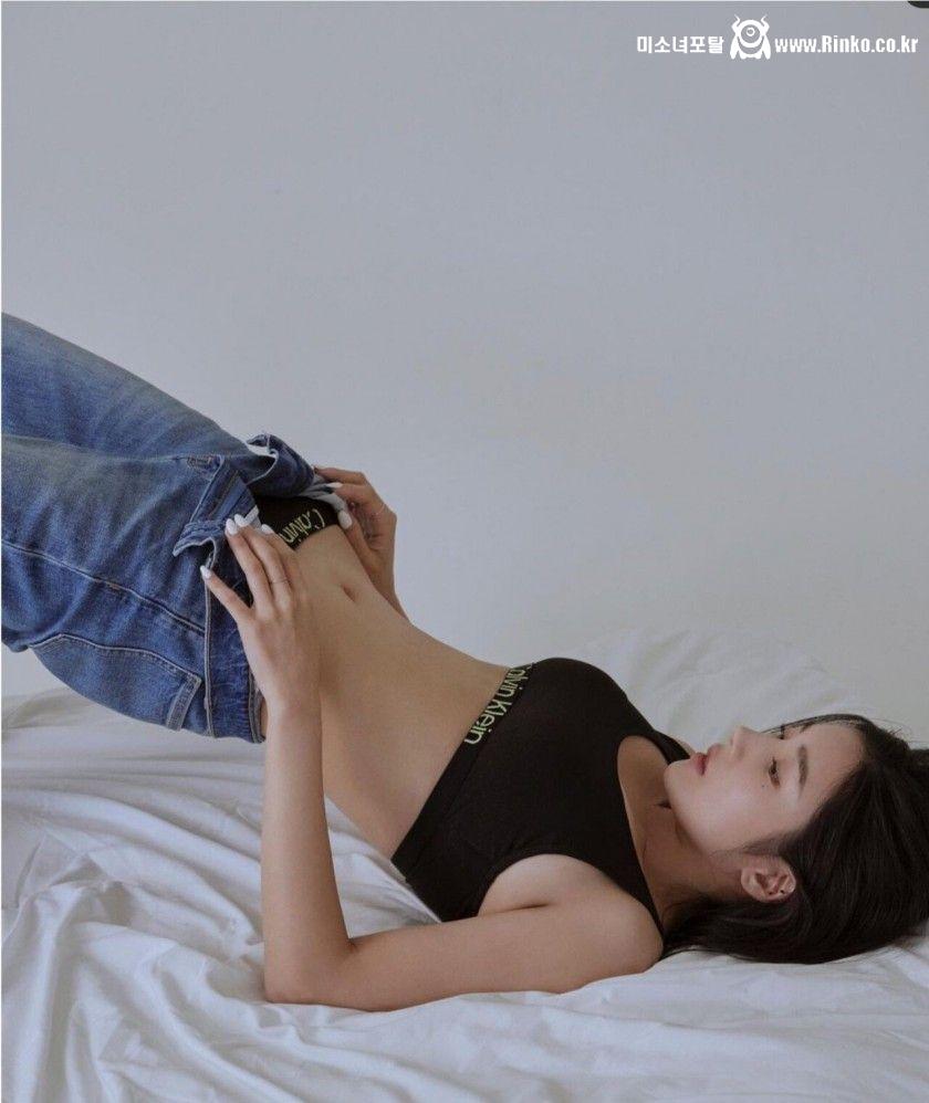 권은비 CK 속옷 화보