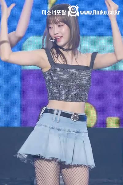 끈 오프솔더 망사 스타킹 스테이씨 수민