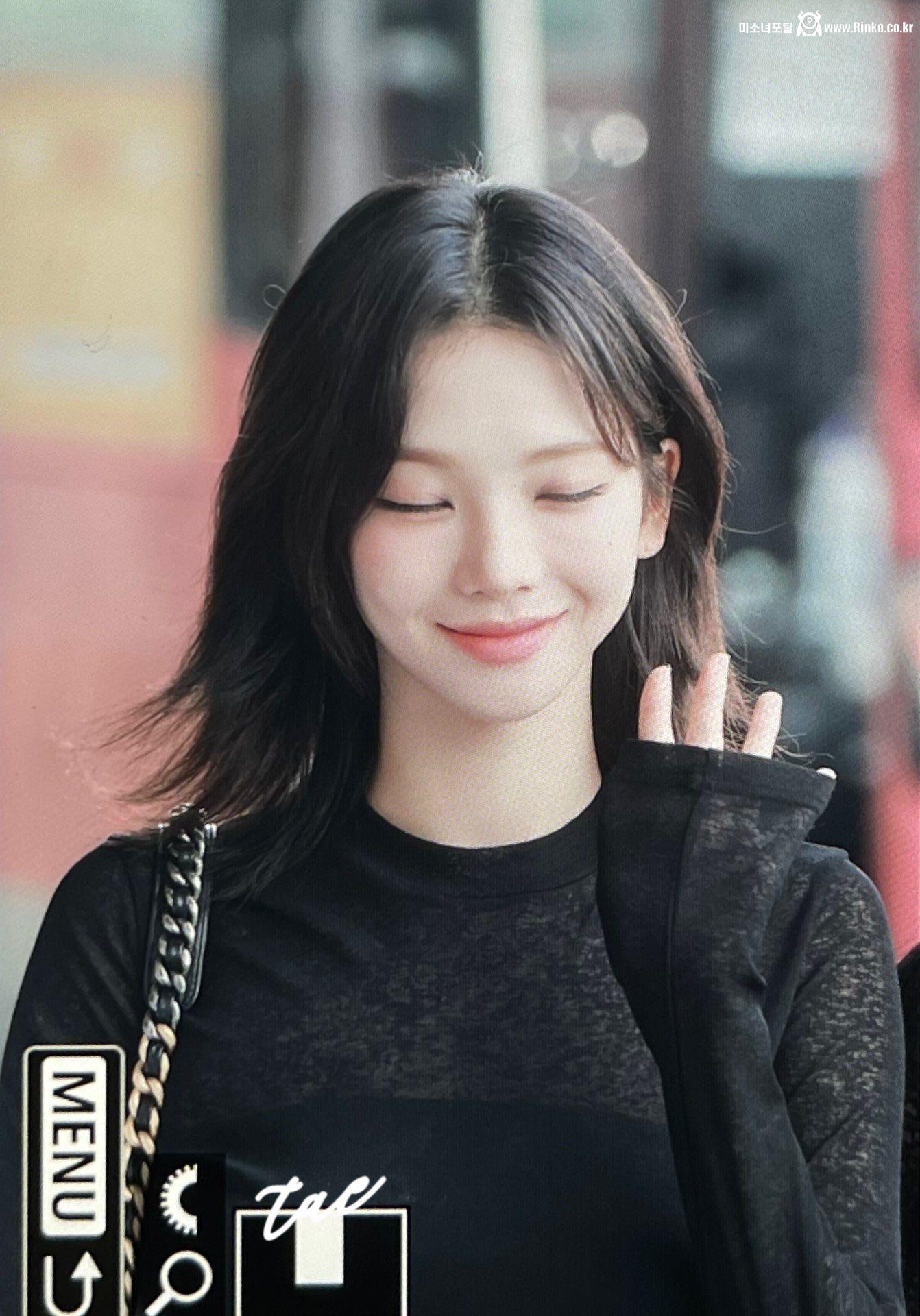 흑발 중단발 카리나