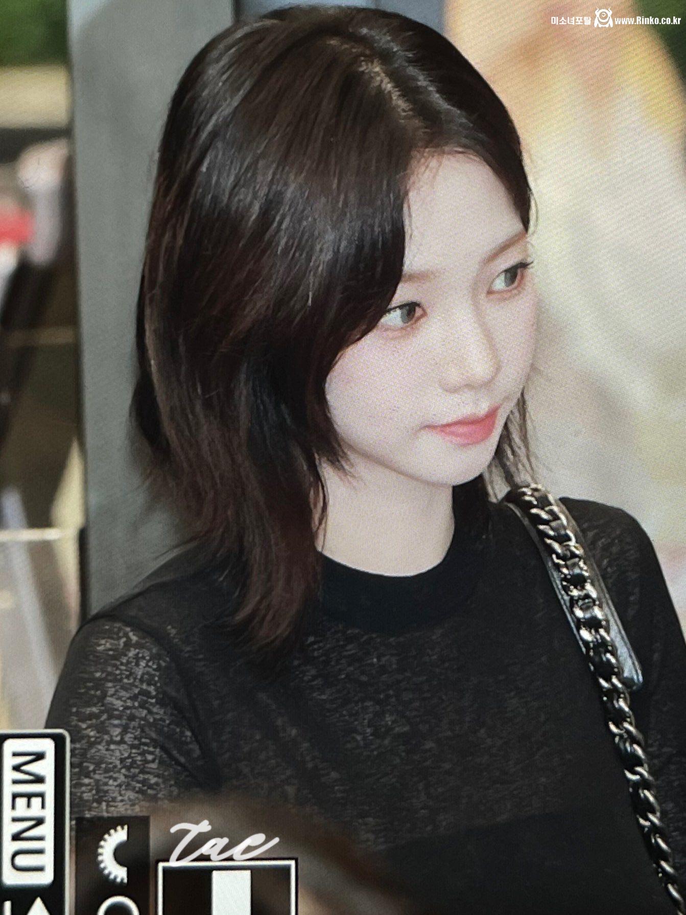 흑발 중단발 카리나