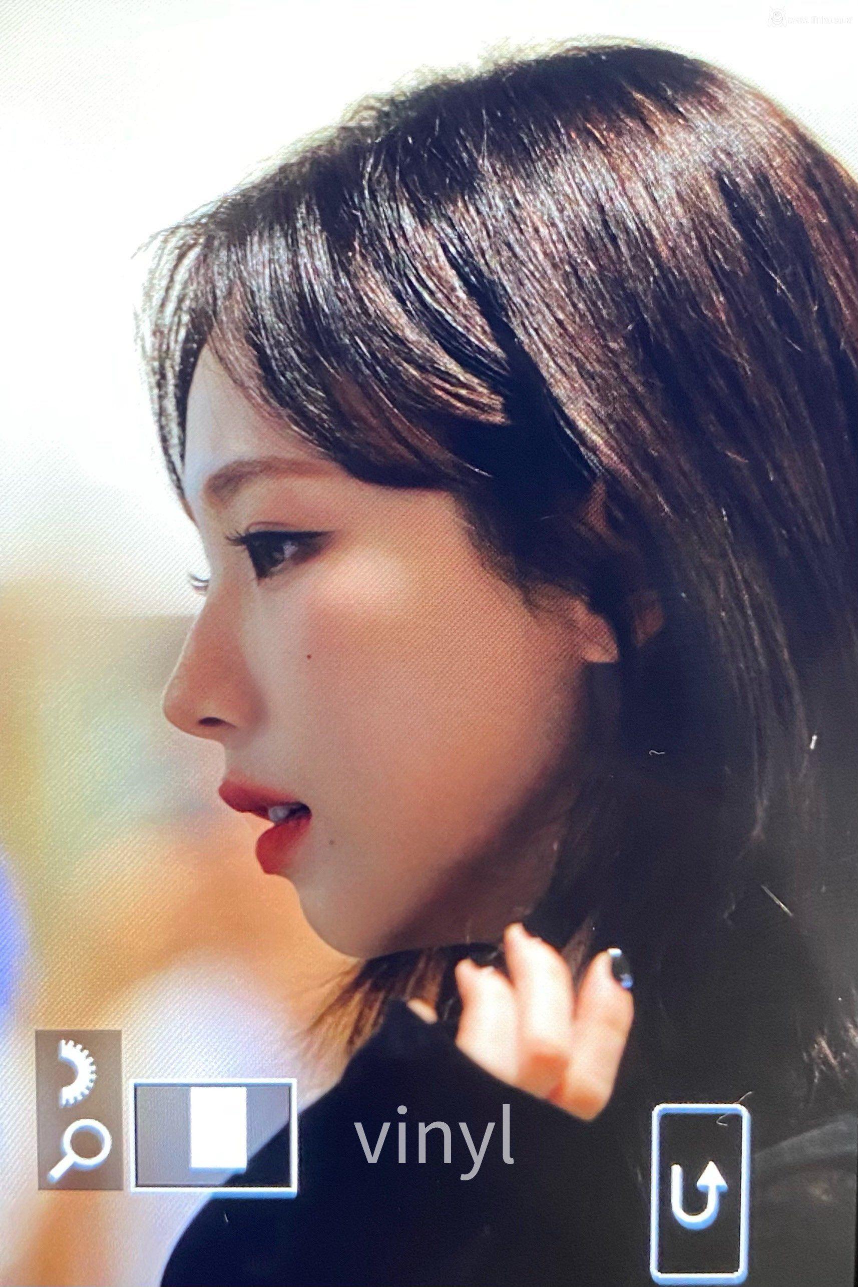 흑발 중단발 카리나