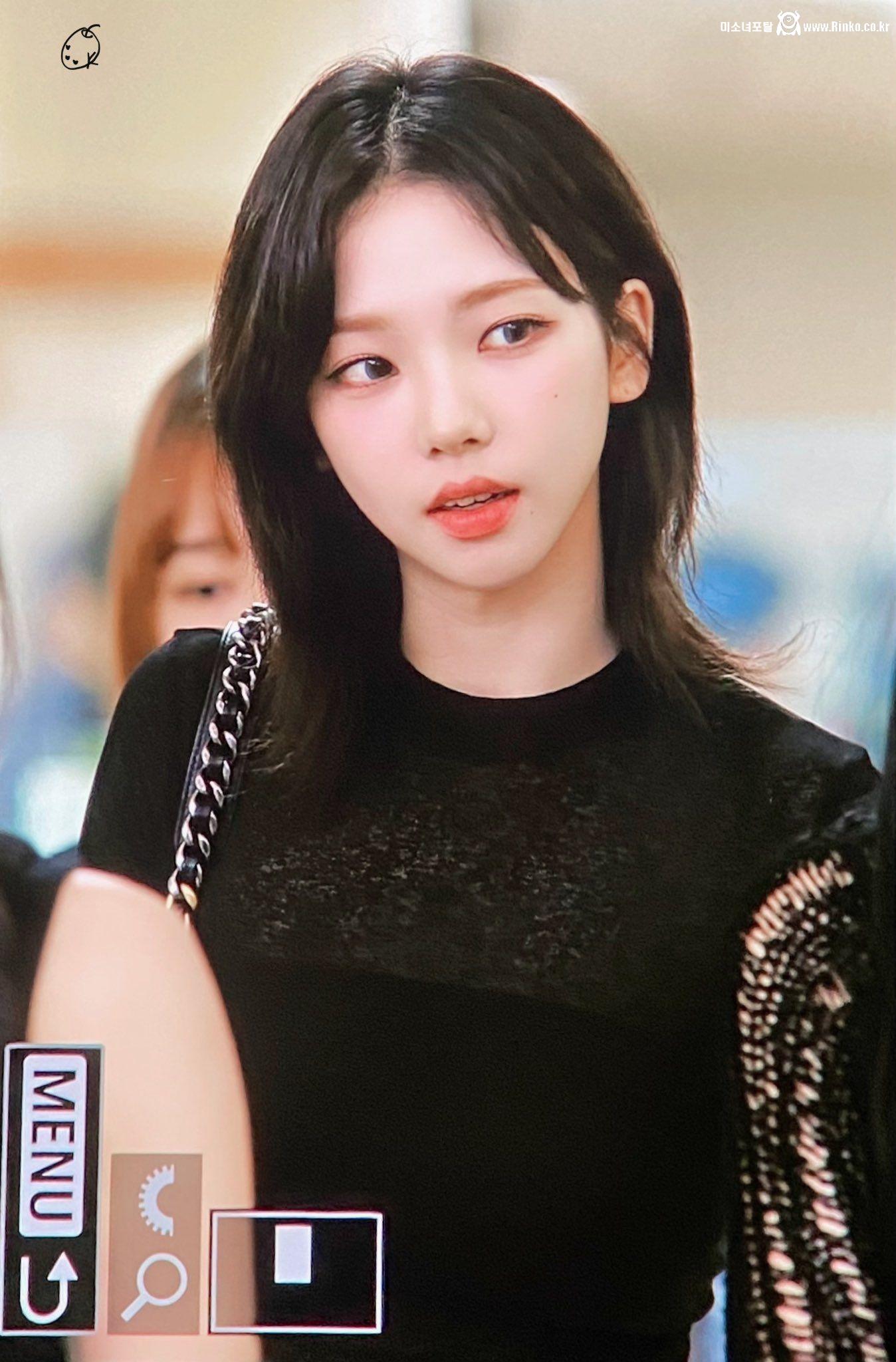 흑발 중단발 카리나