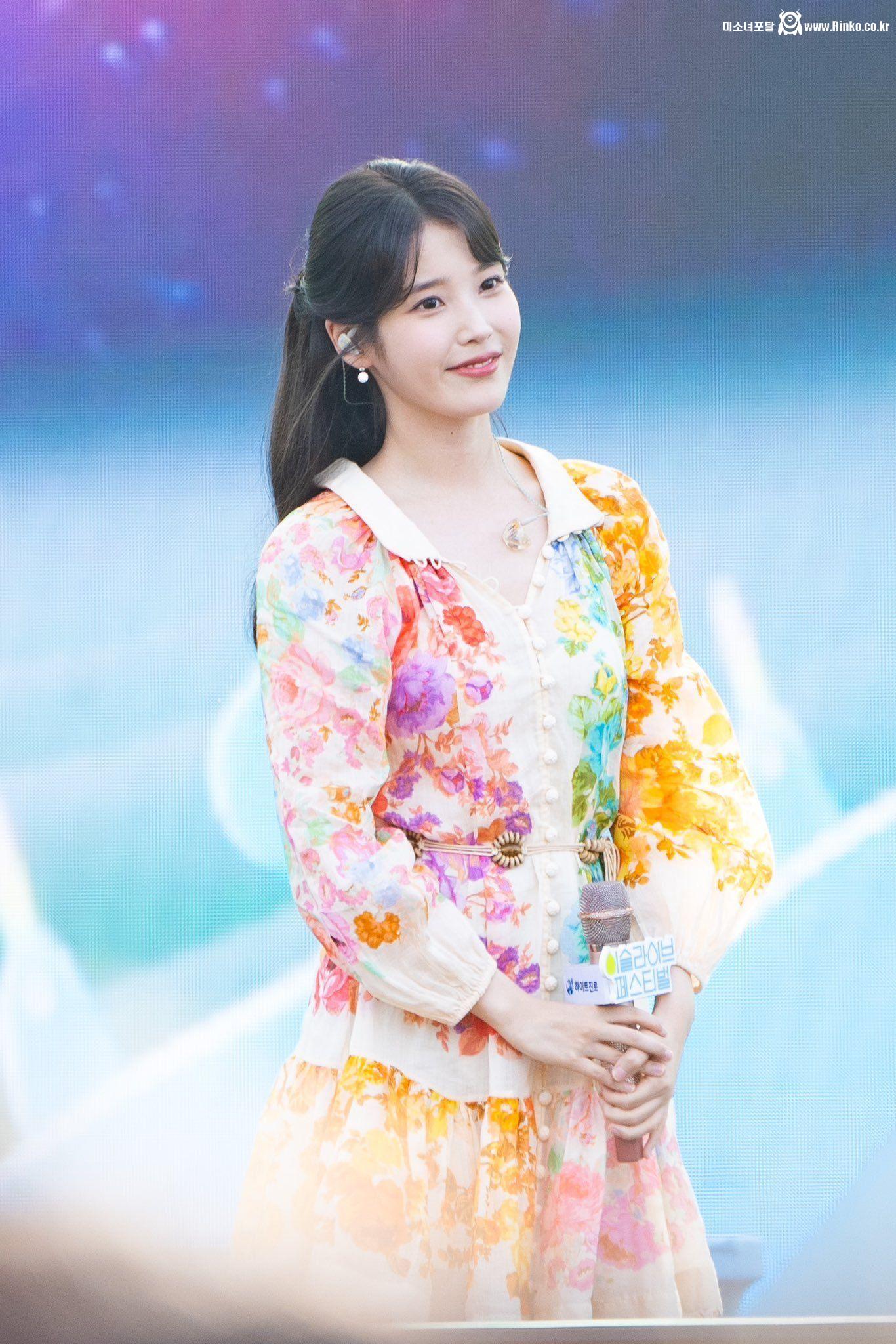 어제자 아이유 이슬라이브 페스티벌 움짤, 사진