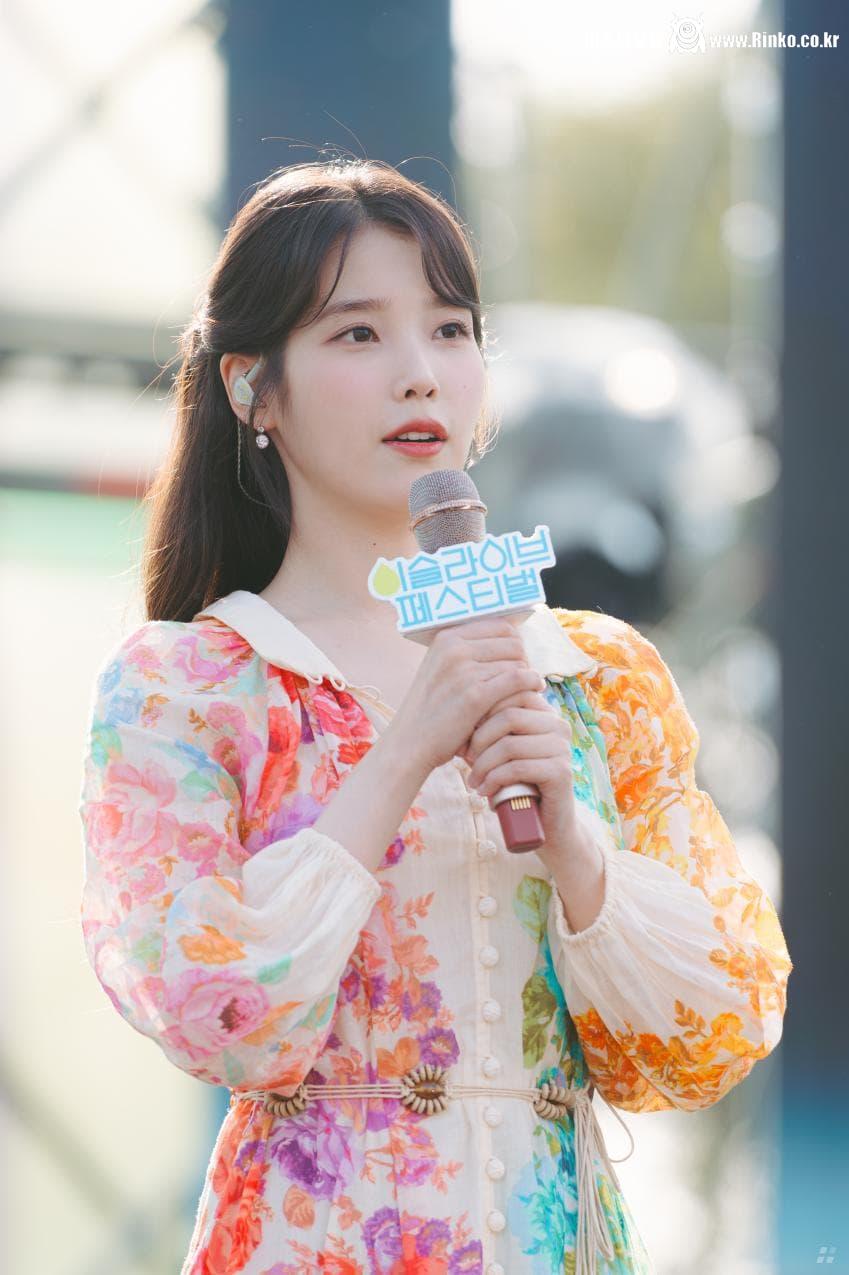 어제자 아이유 이슬라이브 페스티벌 움짤, 사진