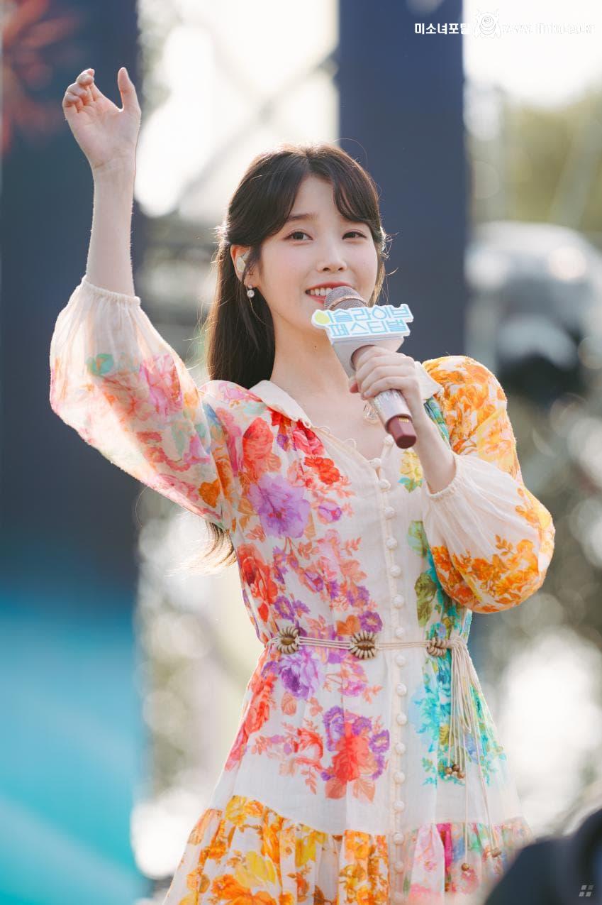 어제자 아이유 이슬라이브 페스티벌 움짤, 사진