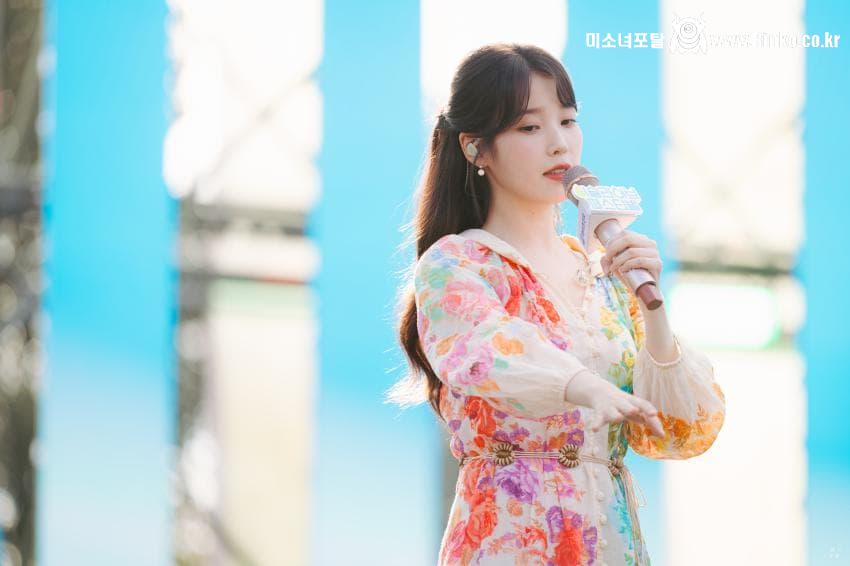 어제자 아이유 이슬라이브 페스티벌 움짤, 사진