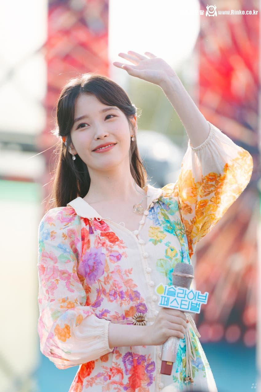 어제자 아이유 이슬라이브 페스티벌 움짤, 사진