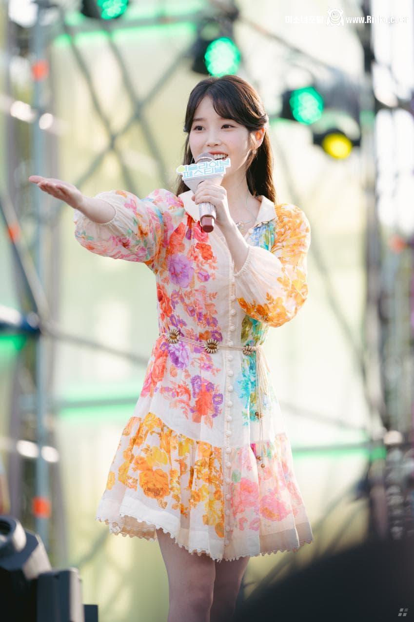 어제자 아이유 이슬라이브 페스티벌 움짤, 사진