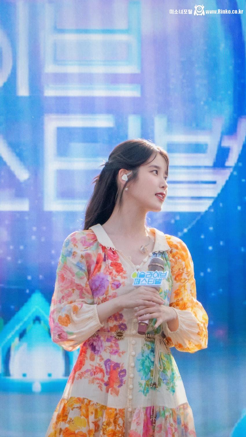 어제자 아이유 이슬라이브 페스티벌 움짤, 사진