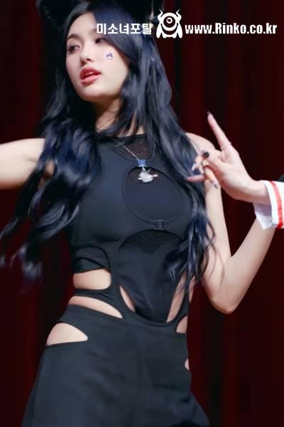 동물귀 블랙 하이레그 민소매 에버글로우 아샤