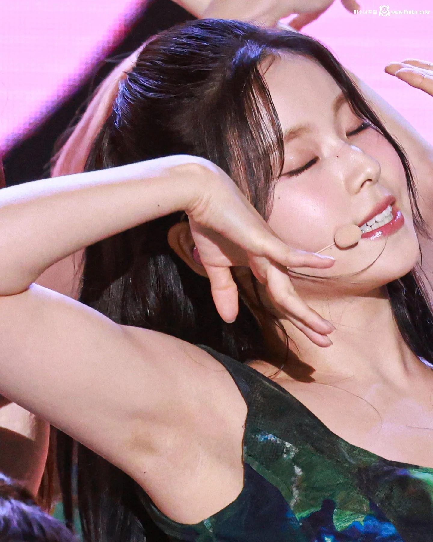 엔믹스 규진 3단 확대 겨드랑이_111690_5.jpg