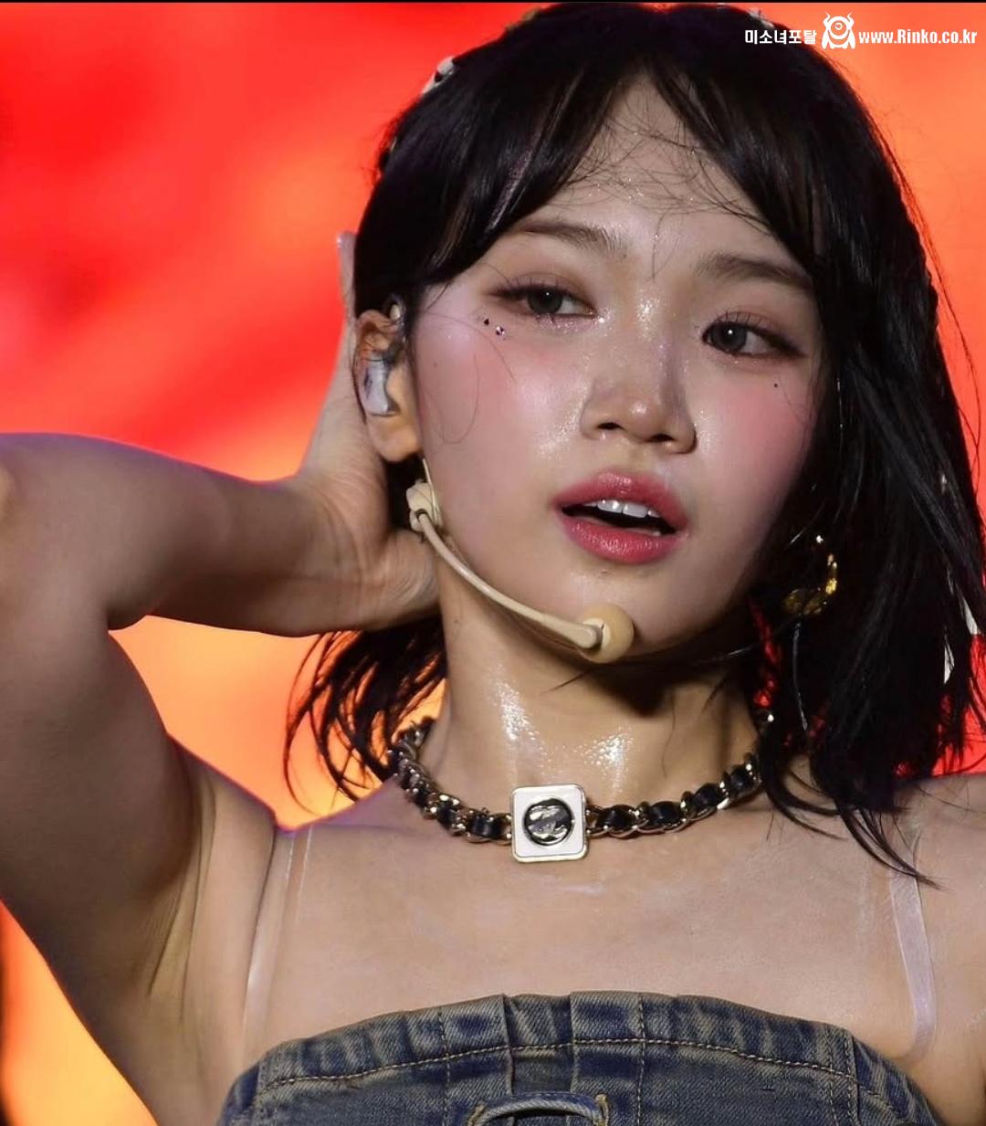 르세라핌 겨드랑이_111924_2.jpg