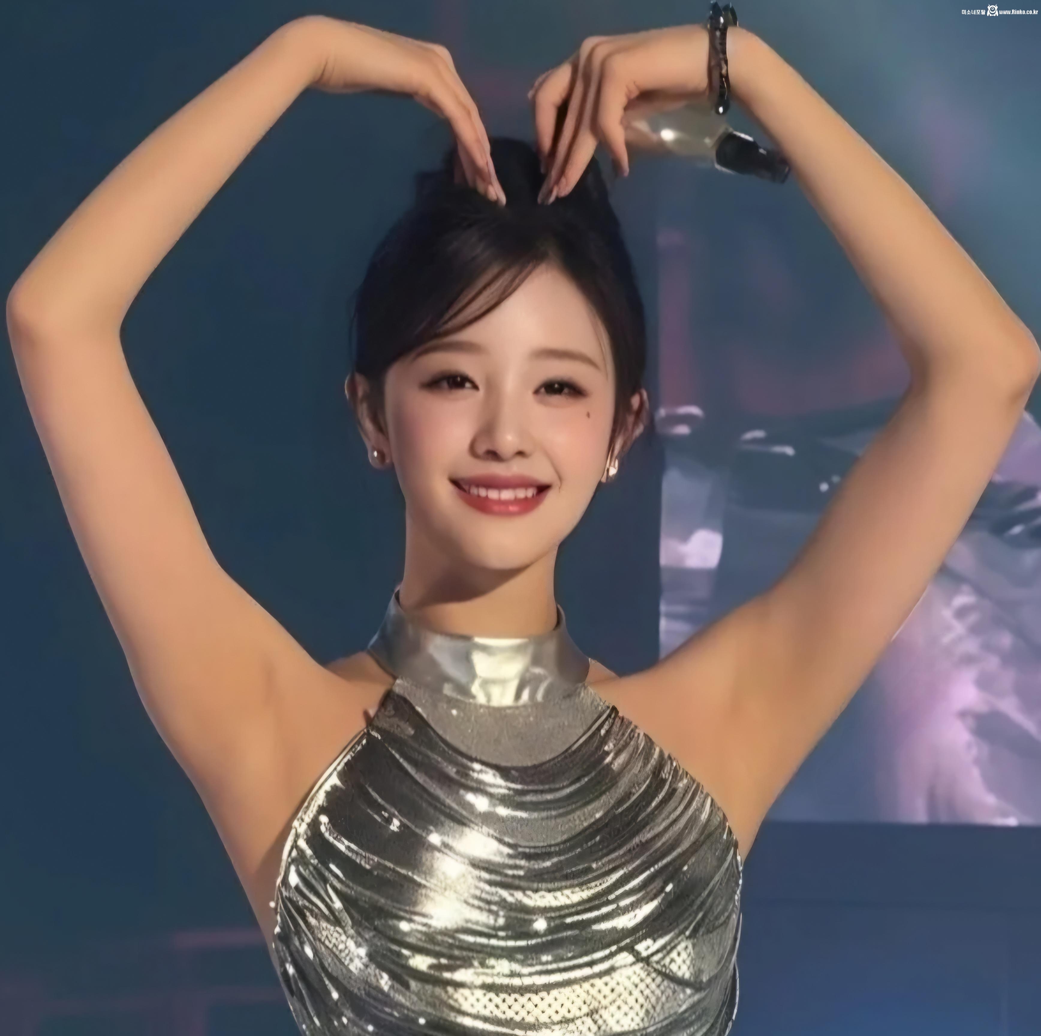 베이비몬스터 파리타 겨드랑이_111926_2.jpg