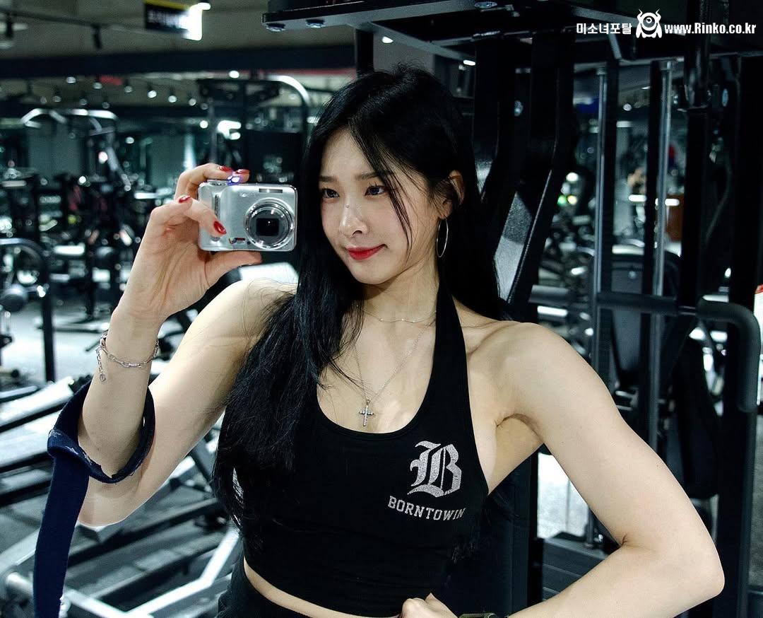 인스타 모델 사진 모음(1명)_111970_1.jpg