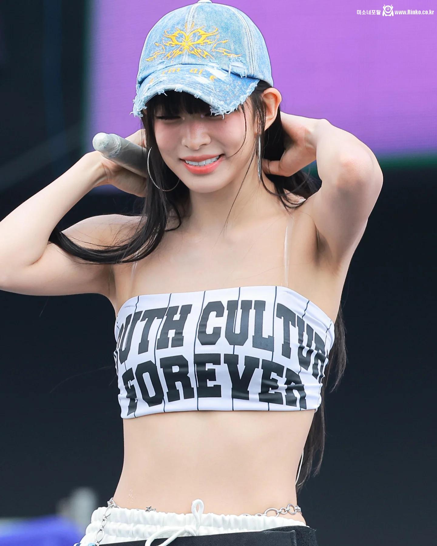 프로미스나인 이채영 확대 겨드랑이_112134_5.webp.jpg