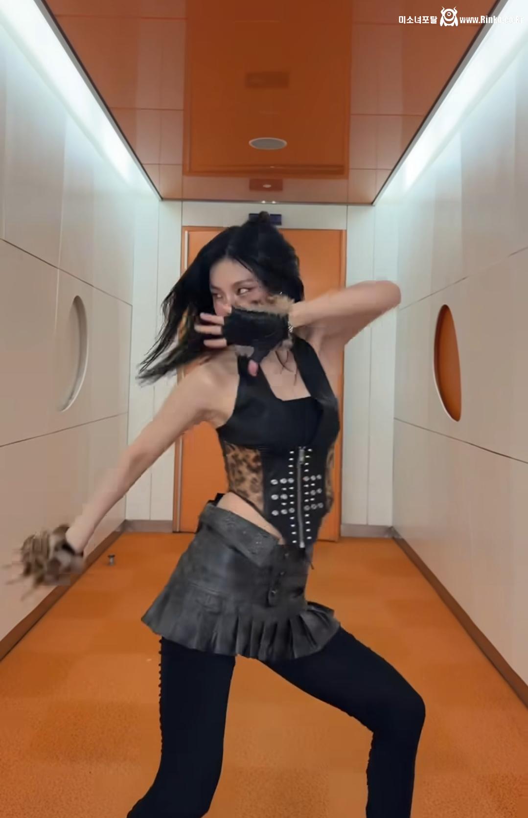 예지 인스타_112100_1.jpg