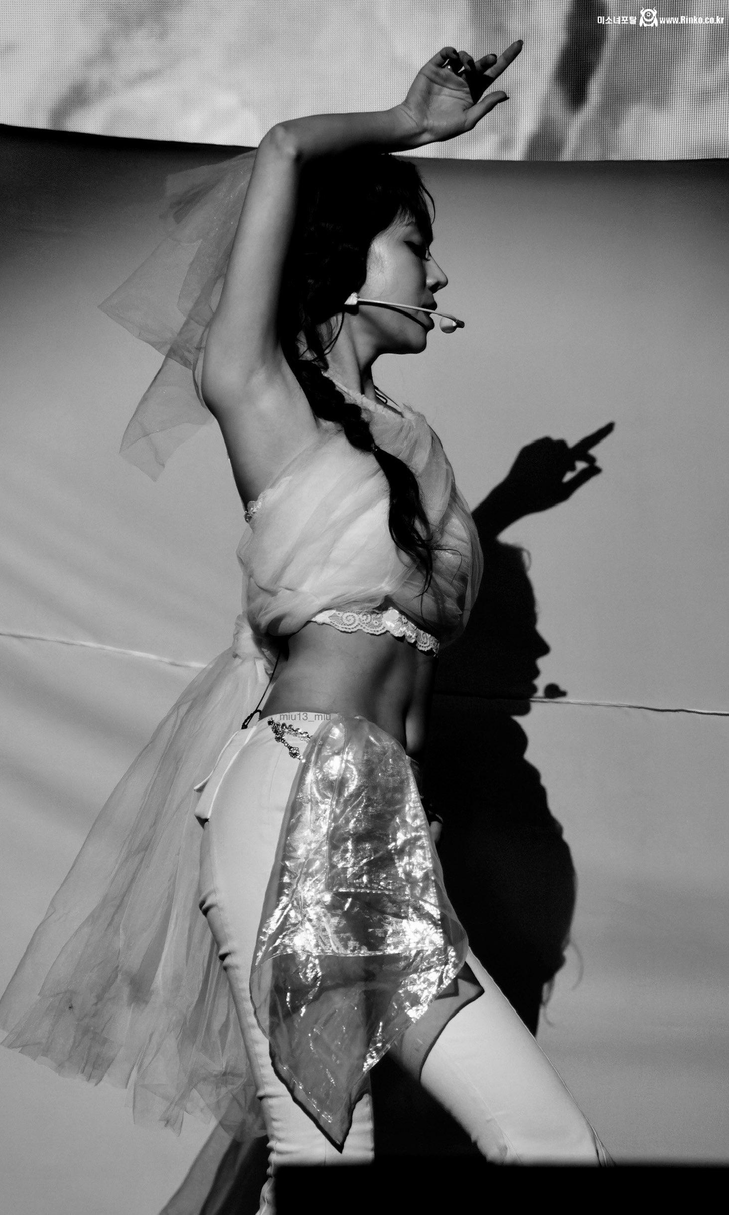 윈터 흑백겨_112141_1.jpg