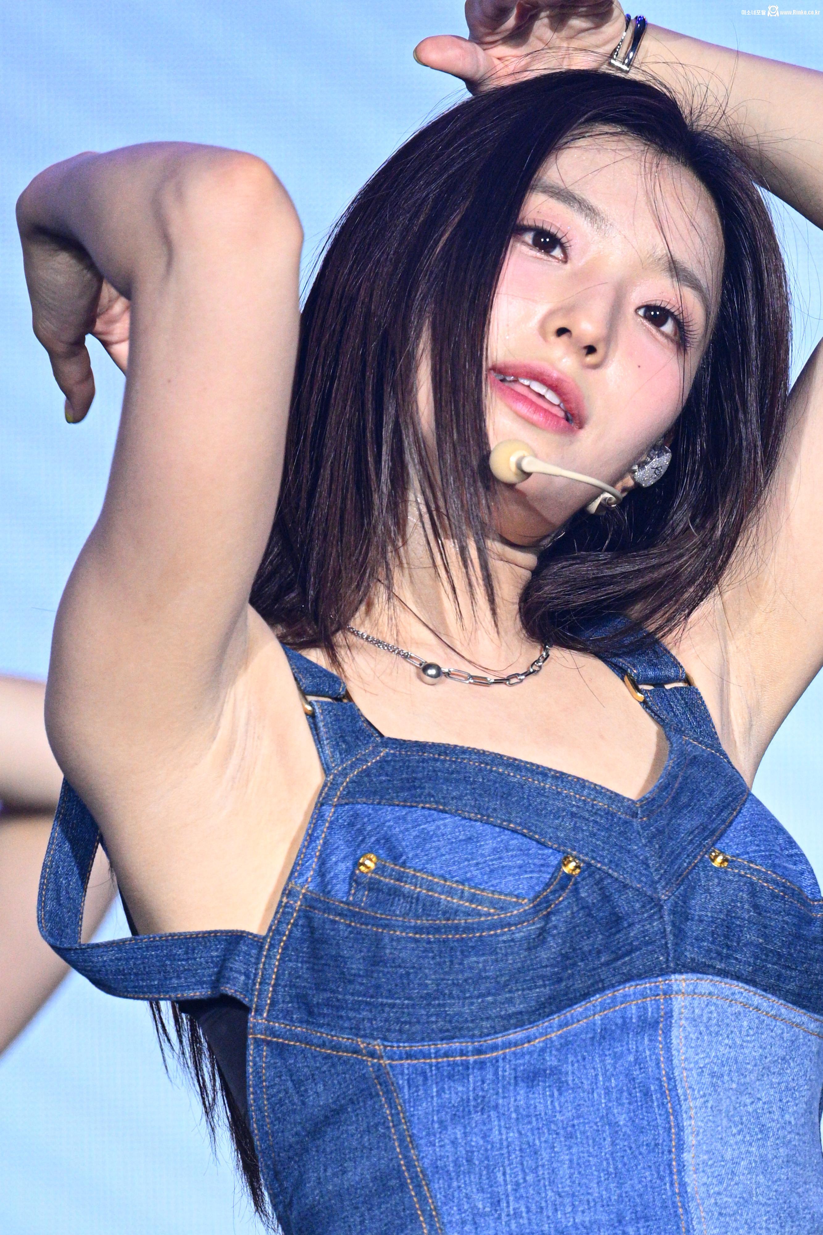 프로미스나인 이새롬 겨드랑이_112312_1.jpg