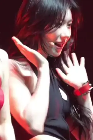 있지 채령 겨드랑이_112322_1.webp