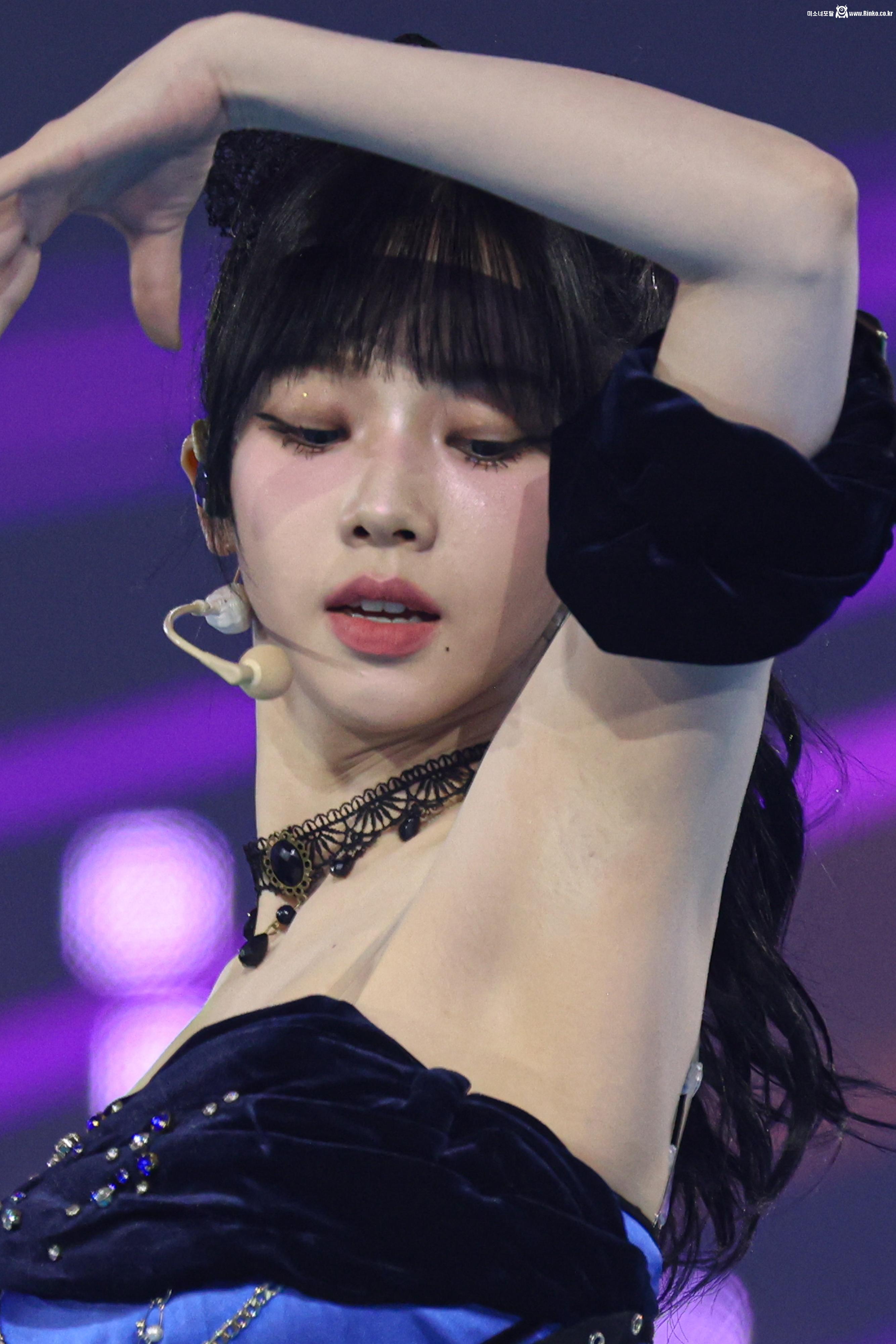 에스파 카리나 겨드랑이_112402_3.jpg