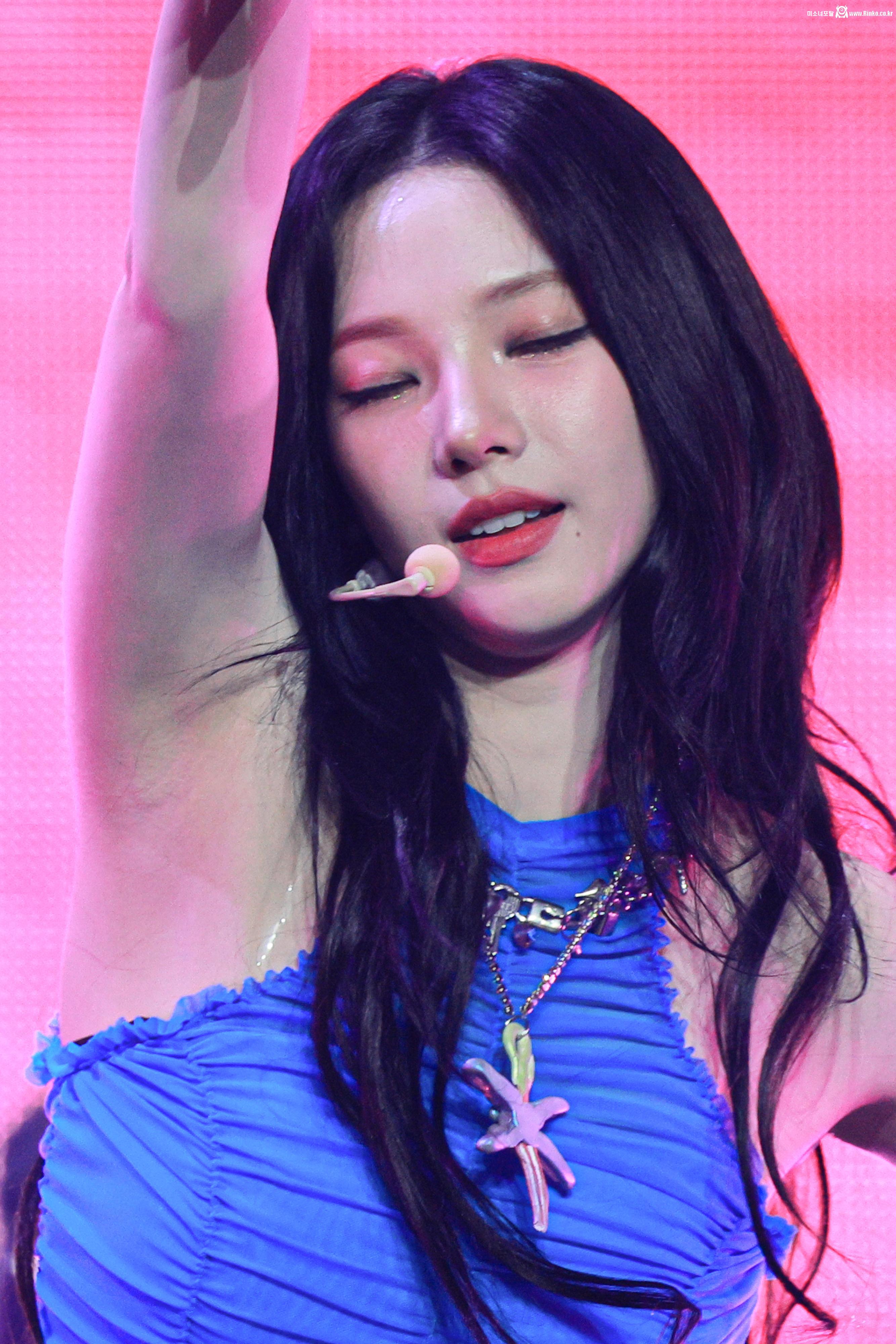 에스파 카리나 겨드랑이_112402_5.jpg