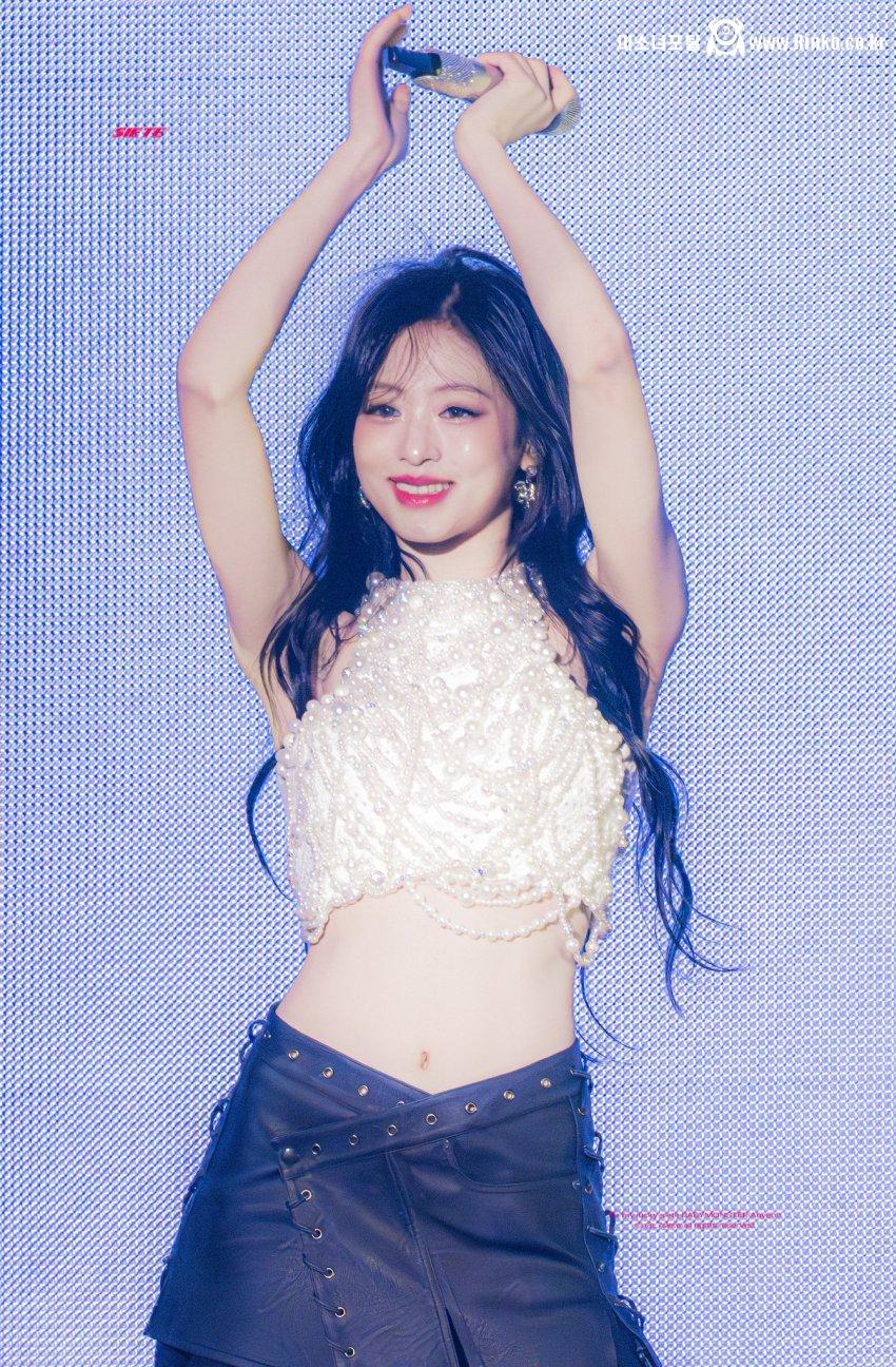 베이비몬스터 아흐현_112424_1.jpg