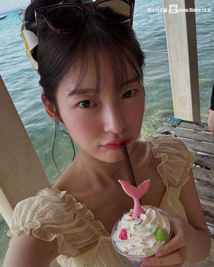 오마이걸 아린 수영복_112496_2.jpg