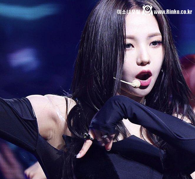 카리나 2장_112588_2.jpg