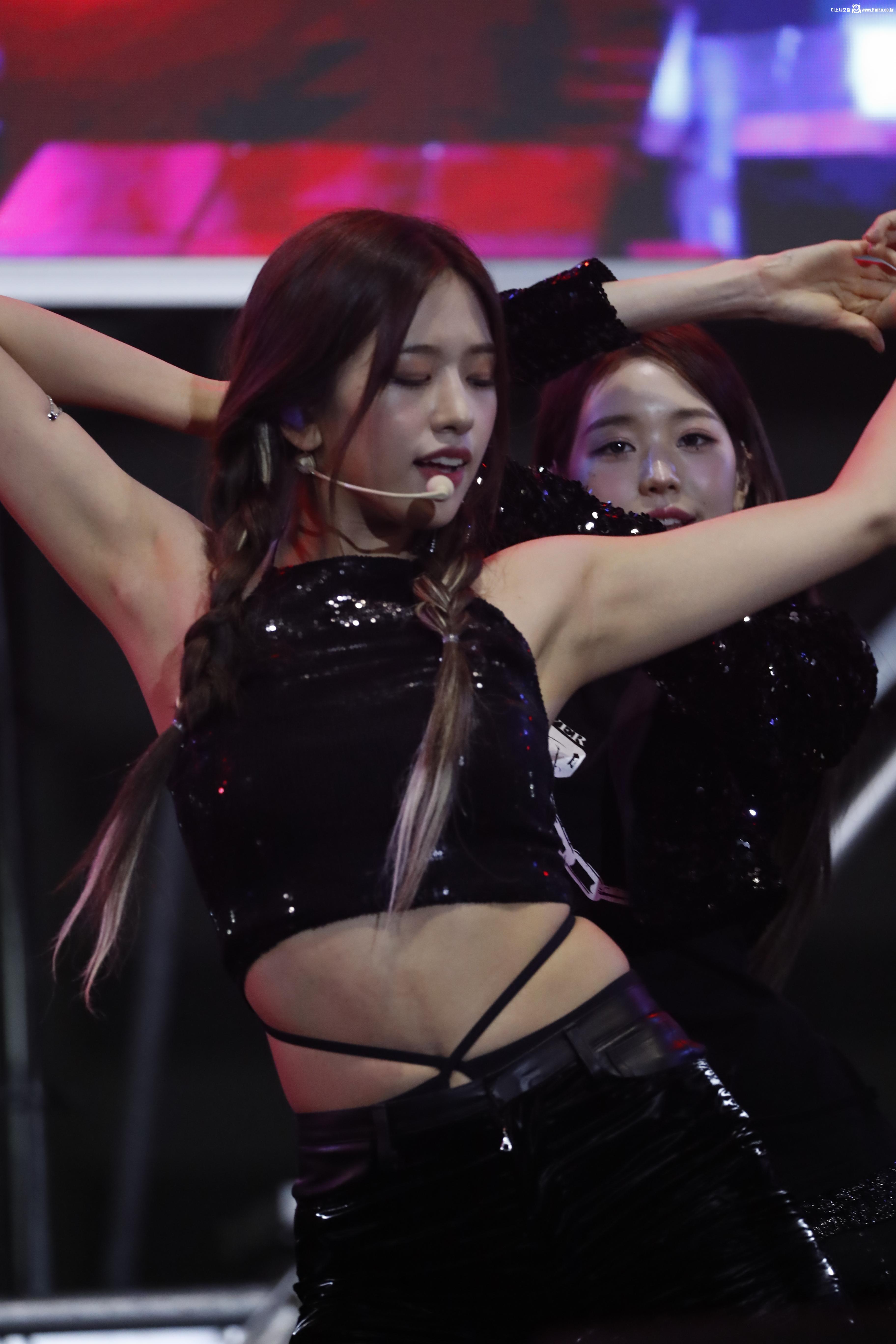 안유진 3장_112681_2.jpg