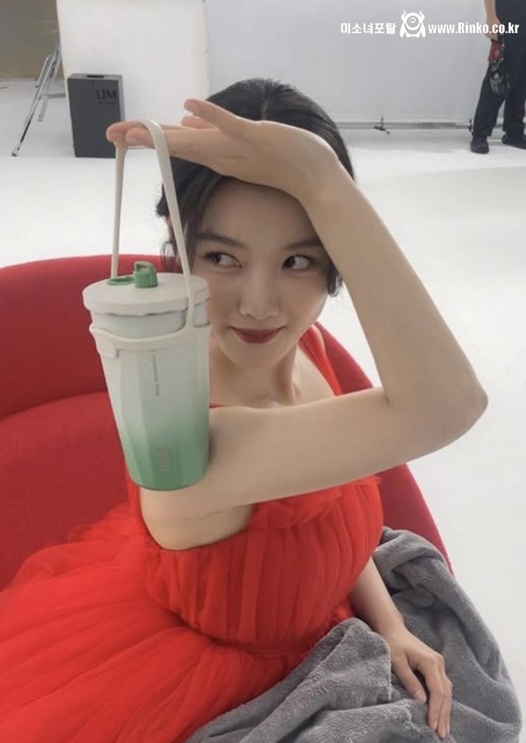 김유정 은근슬겨_112759_4.jpeg