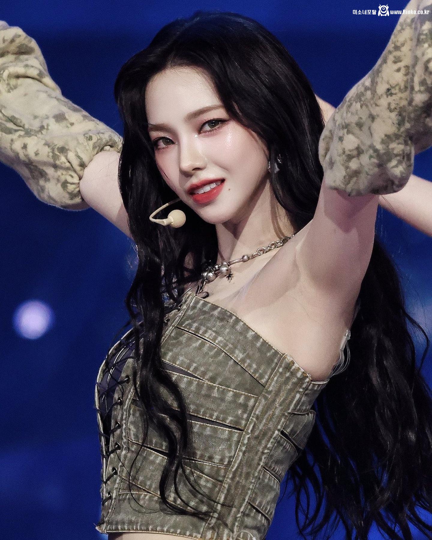 에스파 카리나 겨드랑이_112877_1.jpg