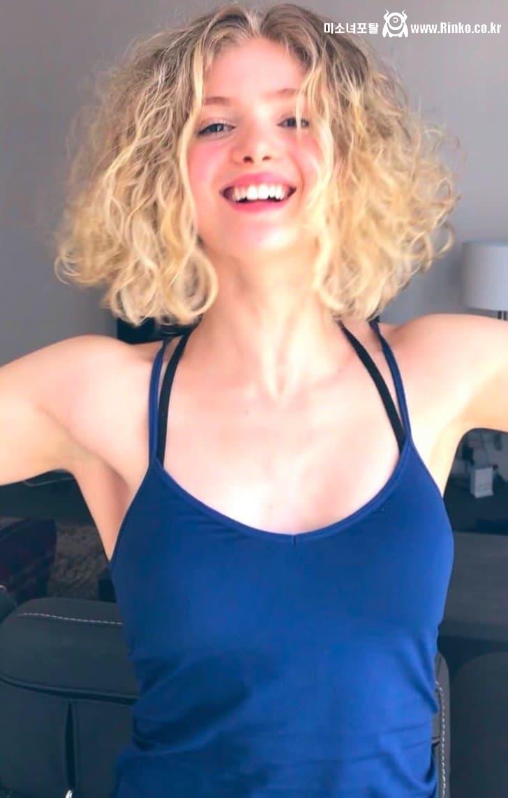 엘레나 캠푸리스 겨_112897_1.jpg