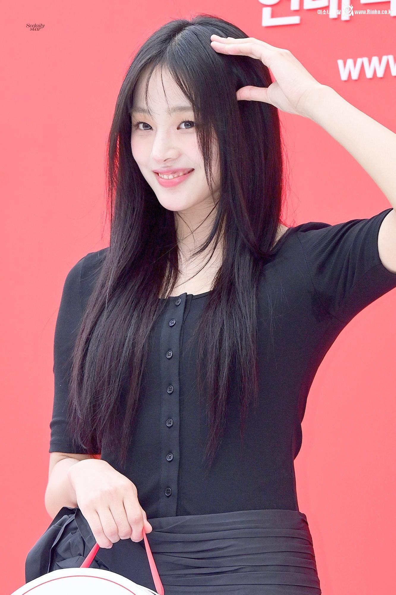 뉴진스 민지 겨땀 16장_113086_6.jpg