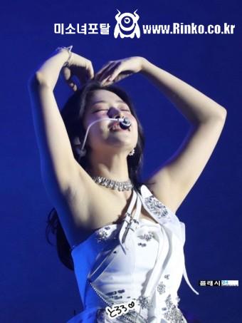 안유진 겨드랑이 고화질로(짤 포함 5개)_113095_4.jpg