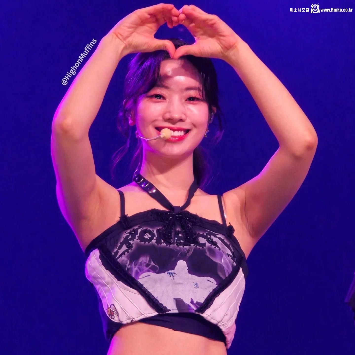 트와이스 다현 콘서트 팬 직촬 겨_113143_1.webp.jpg