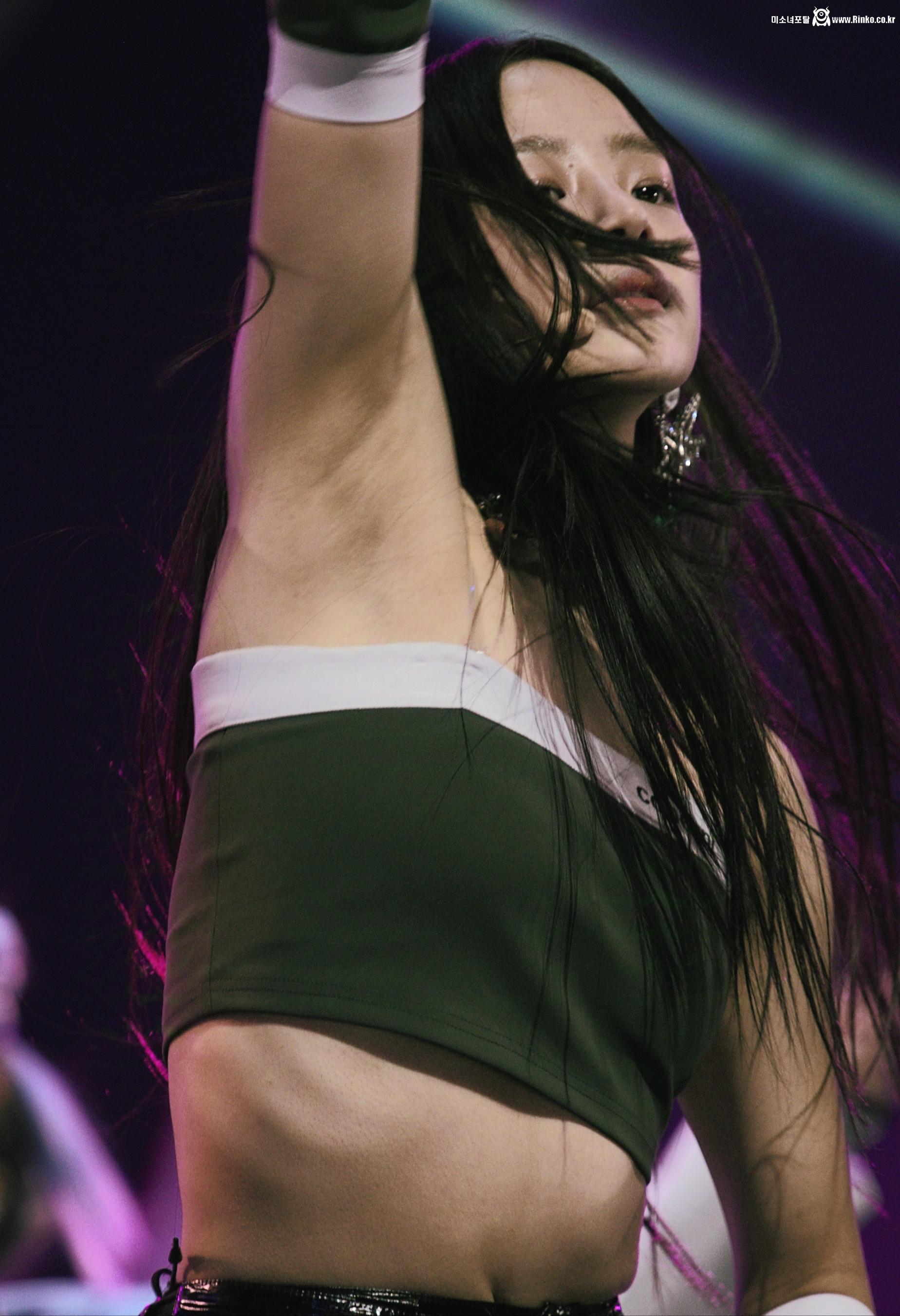 뉴진스 민지 겨드랑이_113134_5.jpg