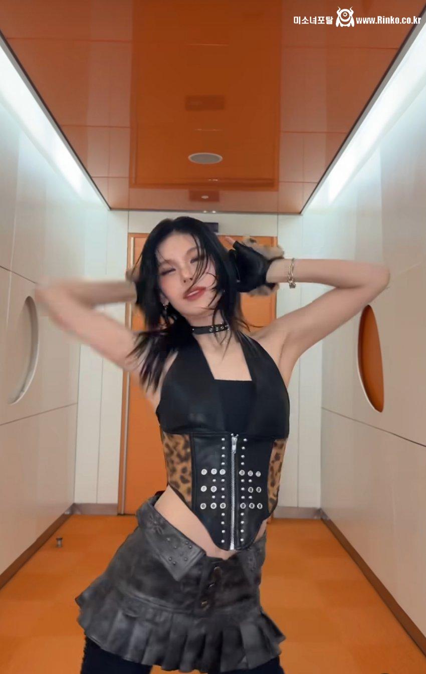 갓예지 찬양하고 경배_113359_7.jpeg