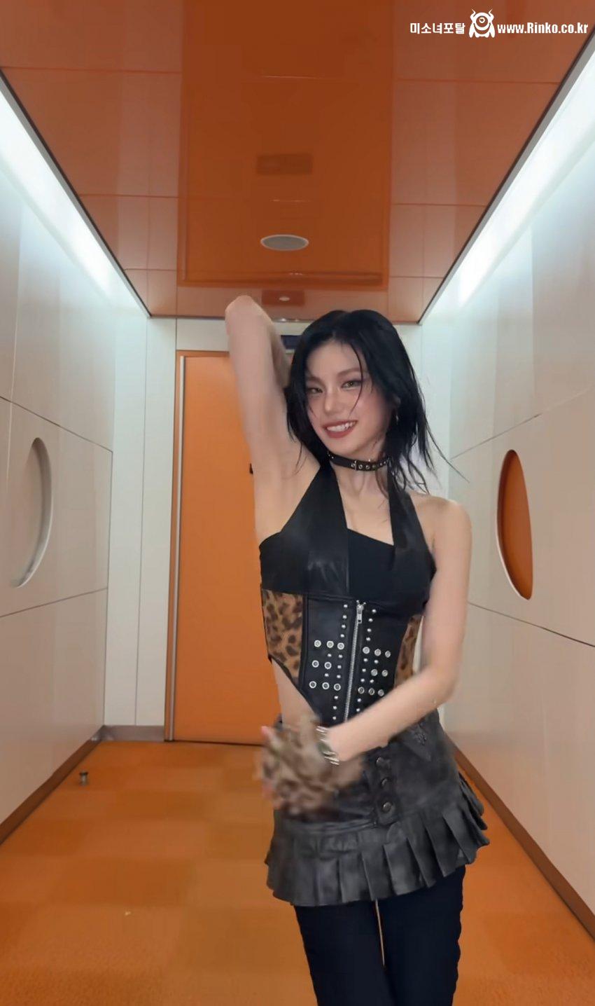 갓예지 찬양하고 경배_113359_8.jpeg