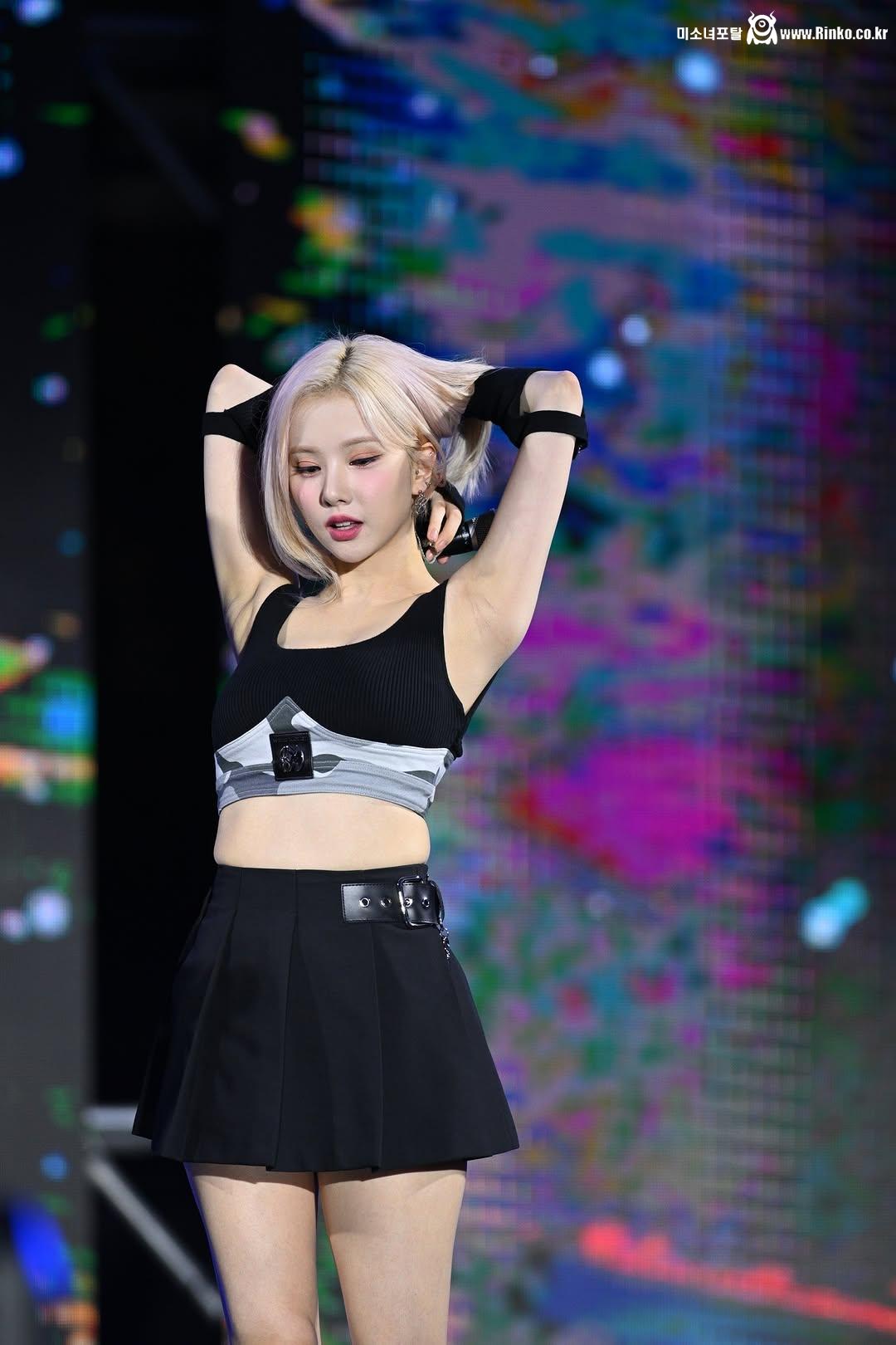 여자친구 비비지 은하 3단 확대 겨드랑이_113412_1.jpg