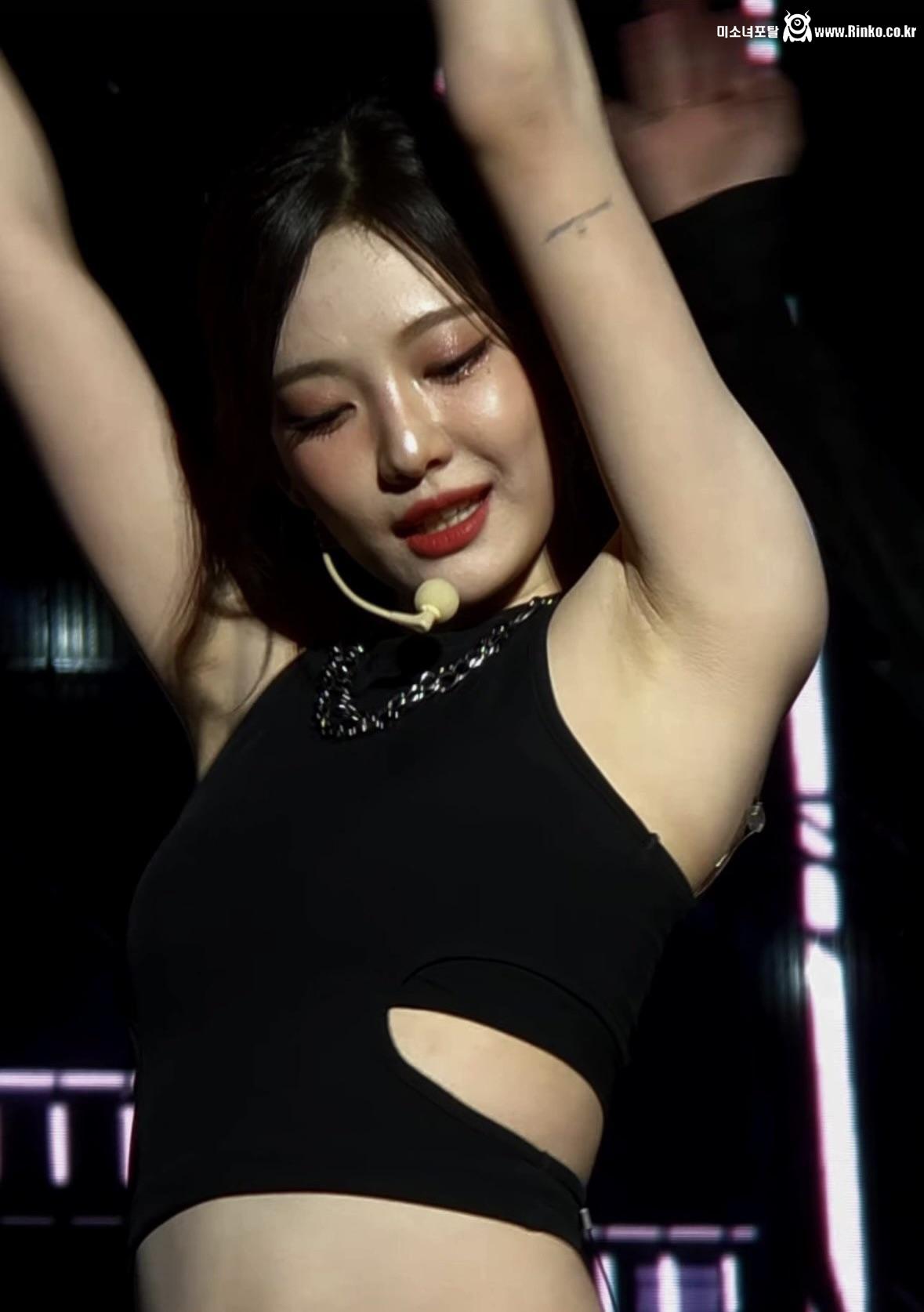 에스파 닝닝 겨드랑이_113404_1.jpg