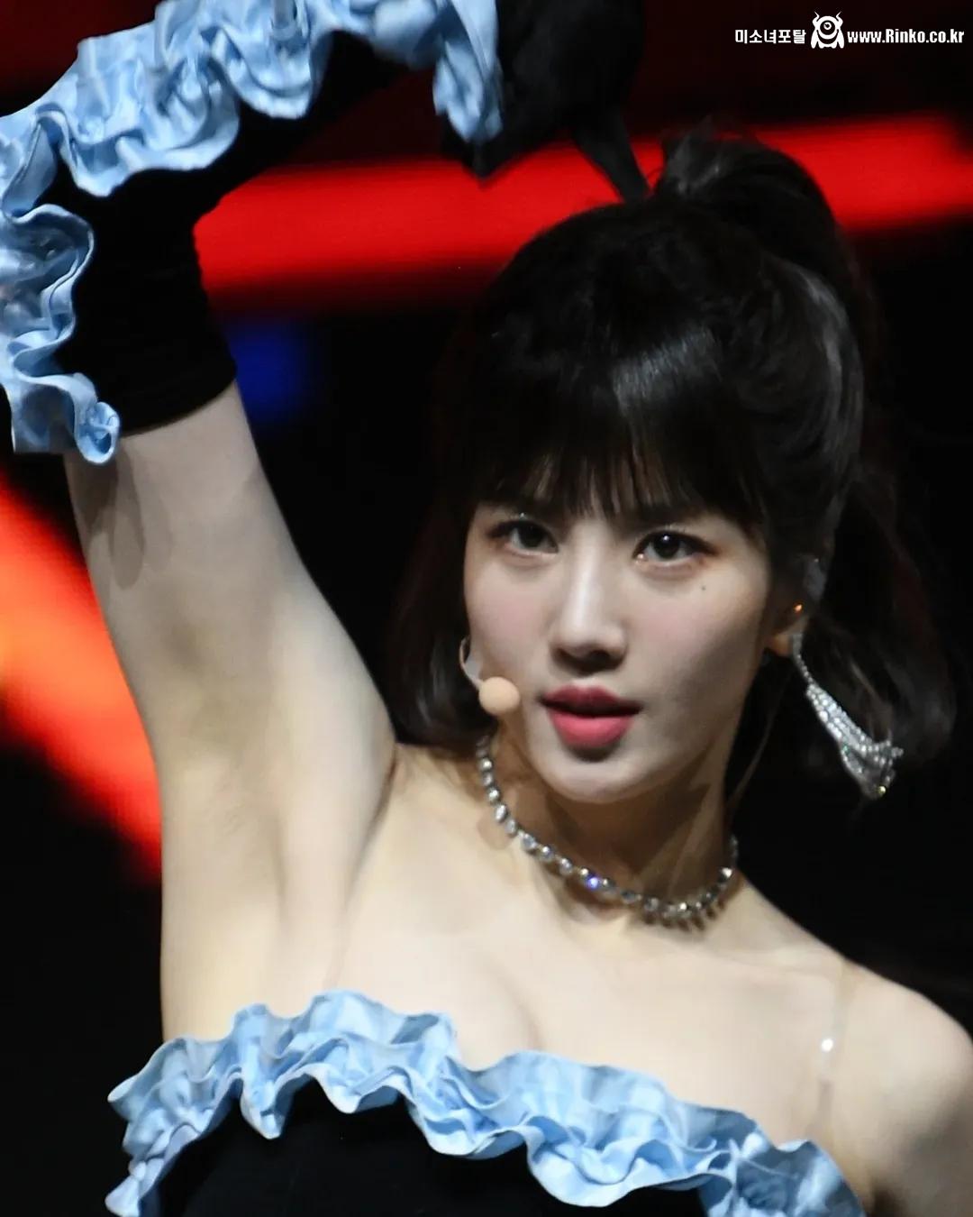 권은비 겨드랑이_113424_2.jpg