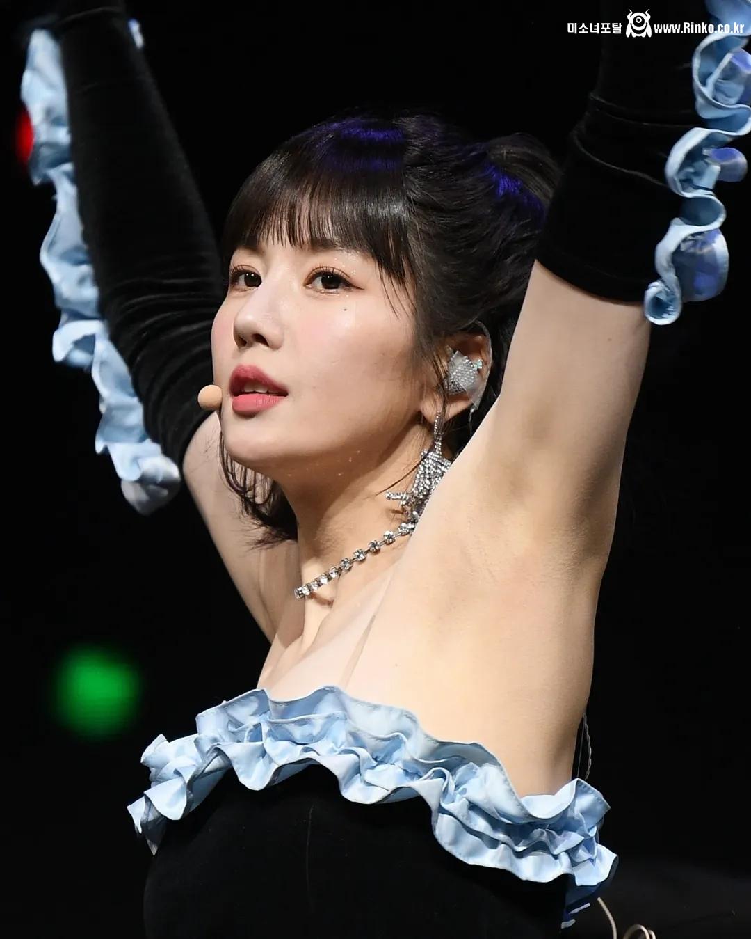 권은비 겨드랑이_113424_5.jpg