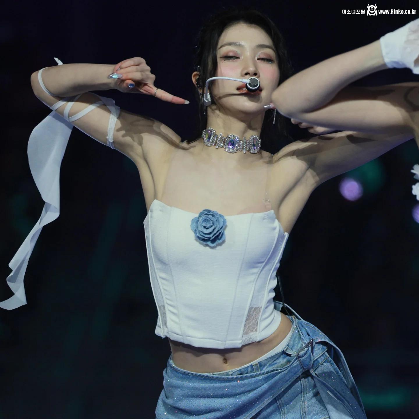 케플러 샤오팅 겨드랑이_113537_1.webp.jpg