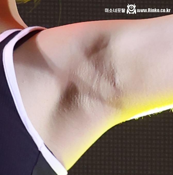 여자친구 비비지 은하 3단 확대 겨드랑이_113538_3.jpg