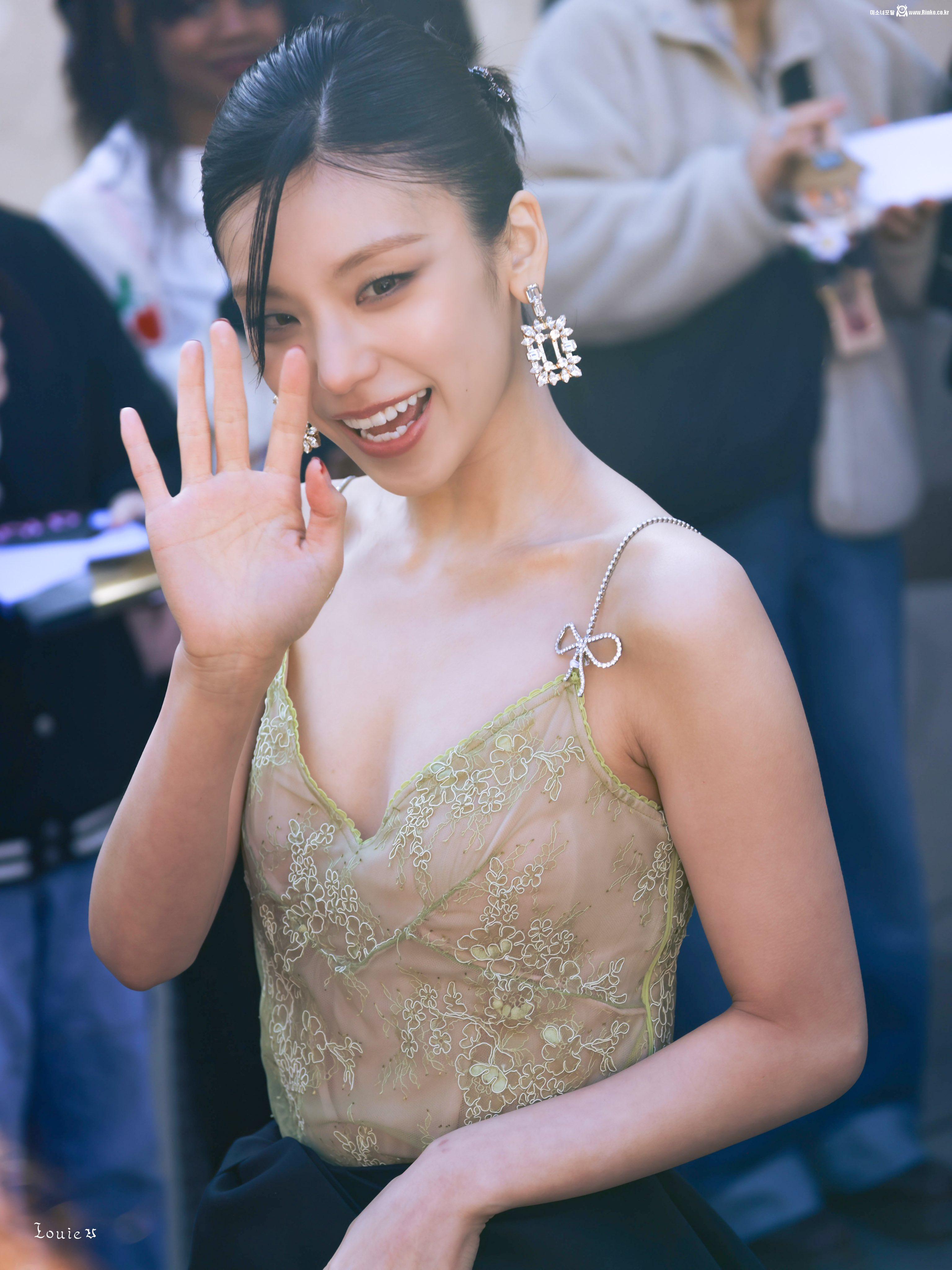 예지 접겨 고화질_113539_1.jpg