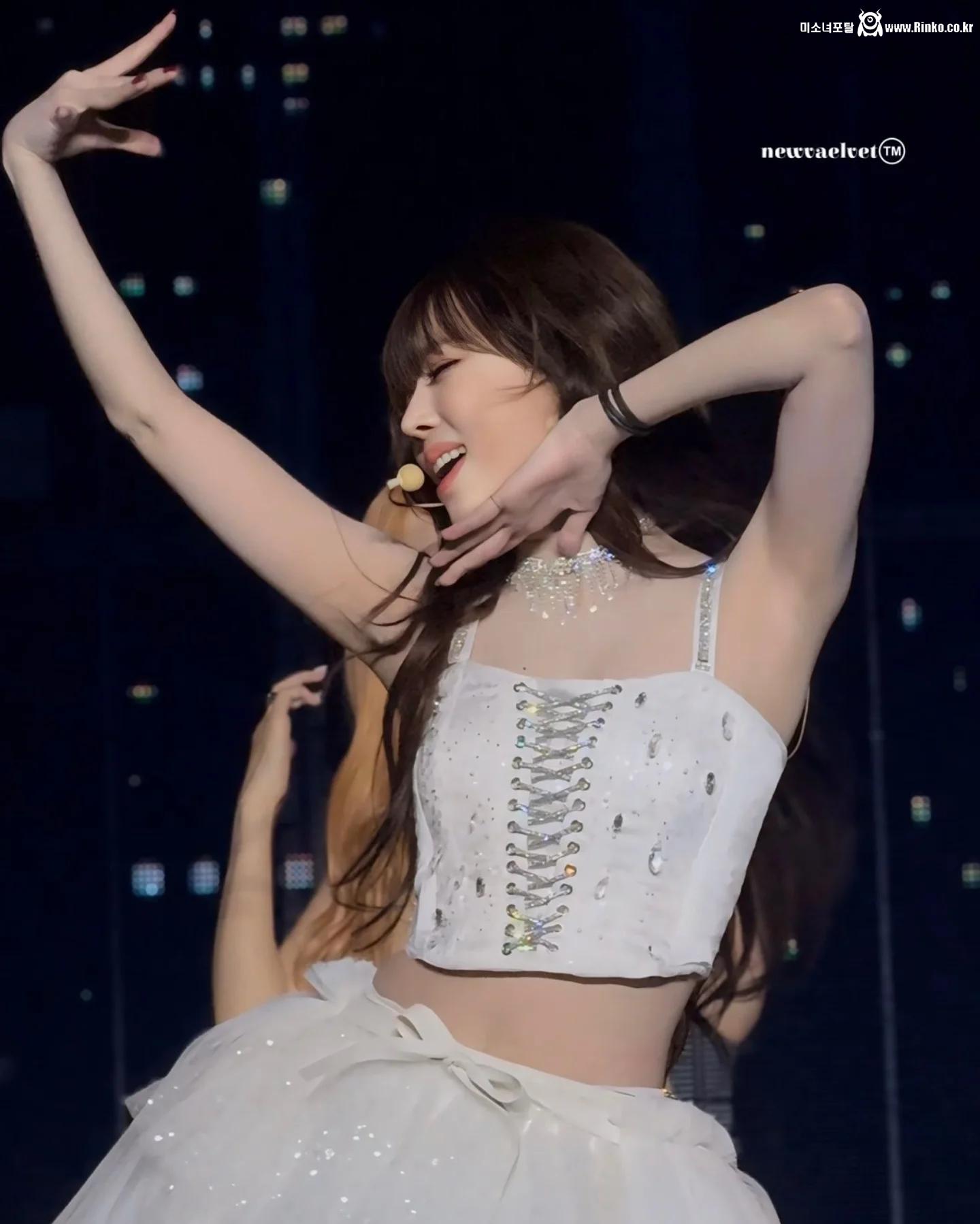 에스파 윈터 만세 겨드랑이_113713_5.webp.jpg